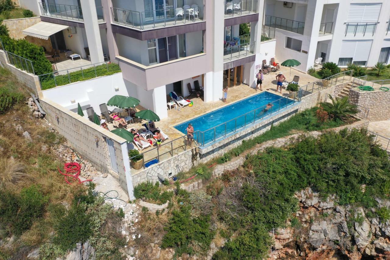 Apartmán First Line Of The Sea 1 Dobra Voda Exteriér fotografie