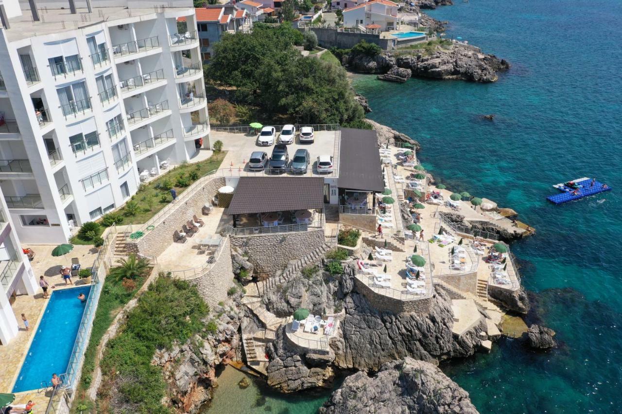 Apartmán First Line Of The Sea 1 Dobra Voda Exteriér fotografie